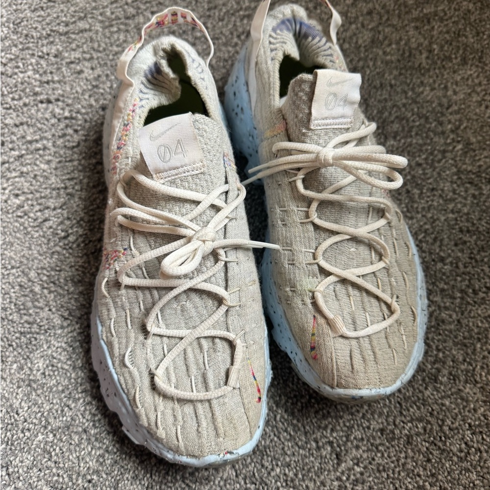 Nike women’s space hippie 04